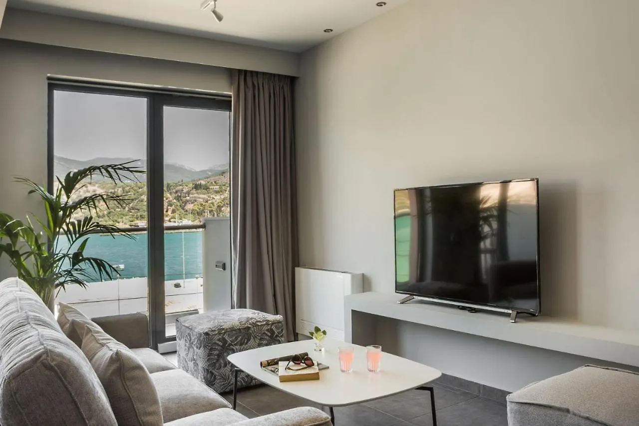 The Twelve Suites Collection 아르고스톨리온