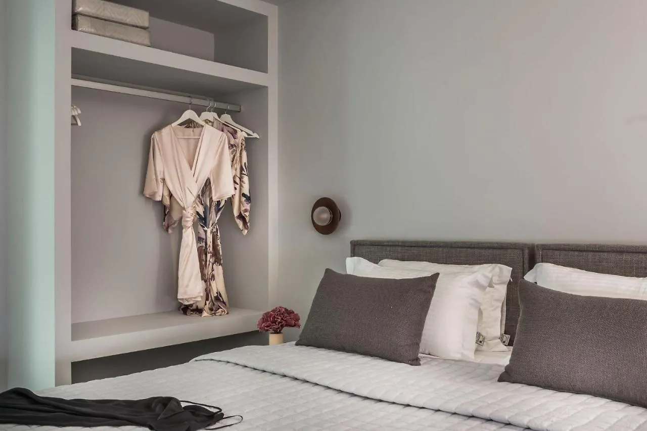 The Twelve Suites Collection 아르고스톨리온 아파트호텔